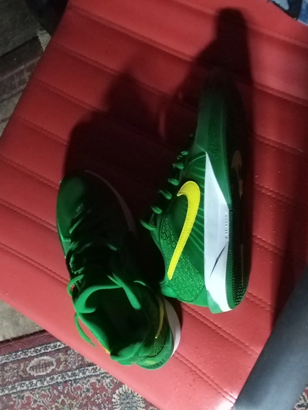 Green Athletic Sneakers - Low Top